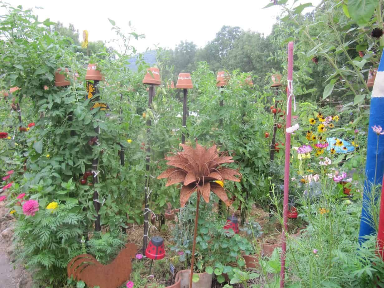 jardin de curé (10) Des treillis en noisetier ou en fer forgé