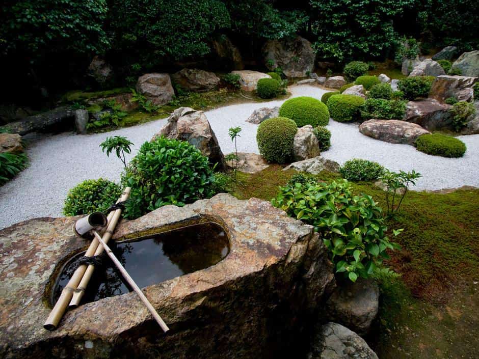 Fontaines à bascule en bambou (shishi odoshi) Fontaines à bascule en bambou (shishi odoshi)