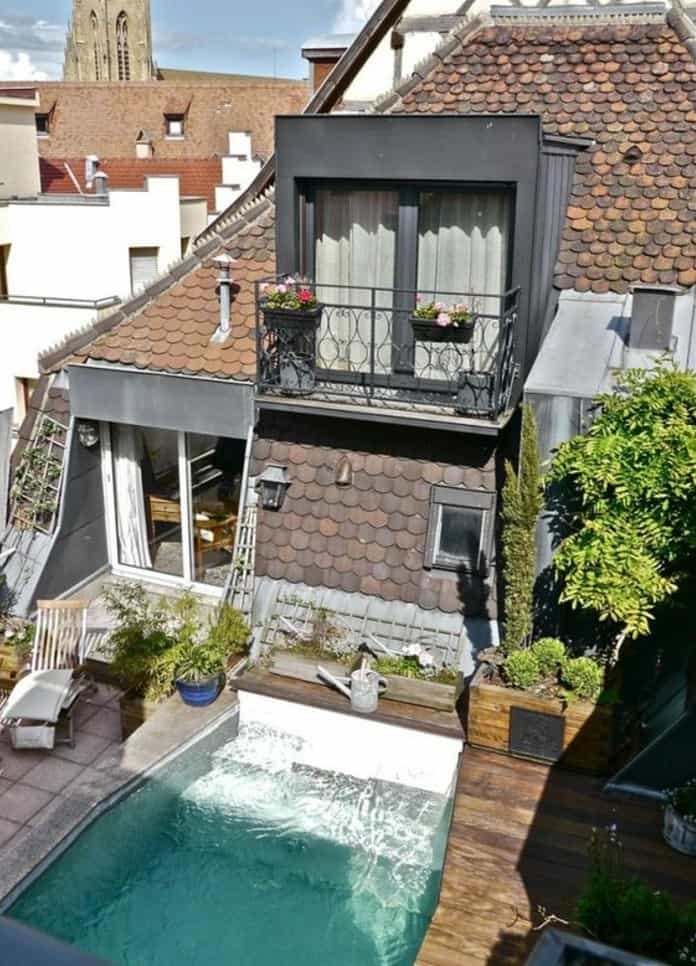 terrasse tropézienne avec piscine