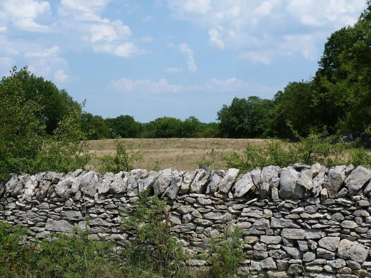 monter un muret en pierre sèche monter un muret en pierre sèche