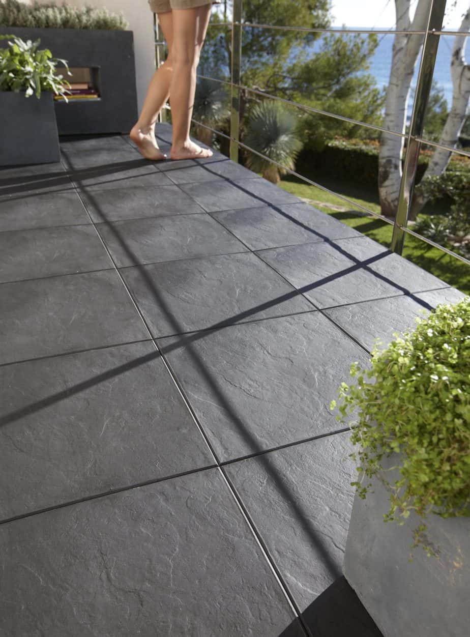 NETTOYAGE D’UNE TERRASSE SUR PLOTS dalle clipsable terrasse sur plot (17)