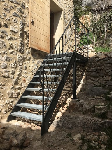escalier extérieur en métal