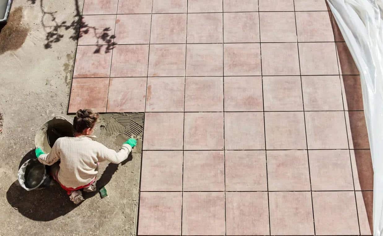 pose dalle de béton pour terrasse